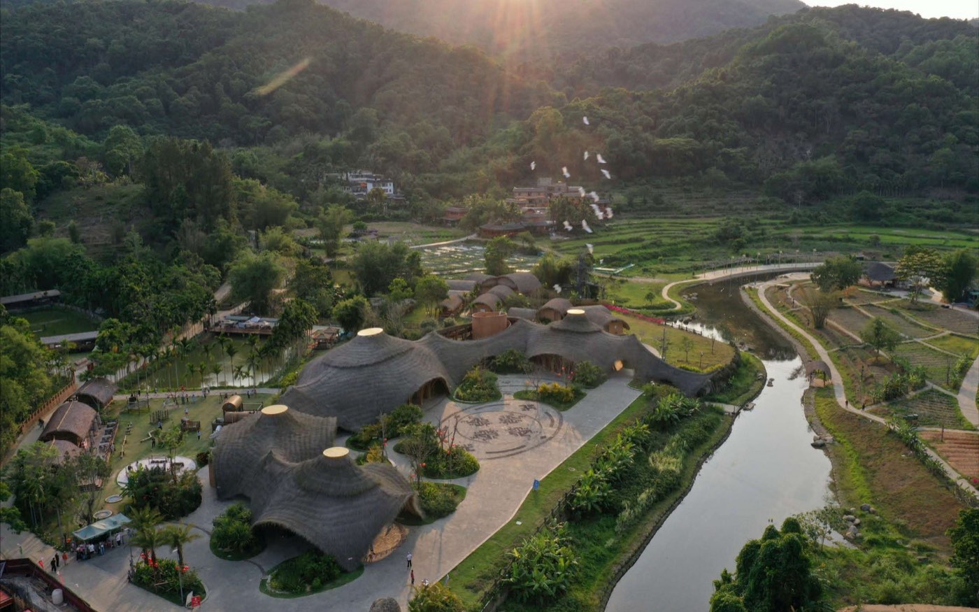 Maona Village Center, Hainan